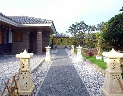 【外観】昼のアプローチ