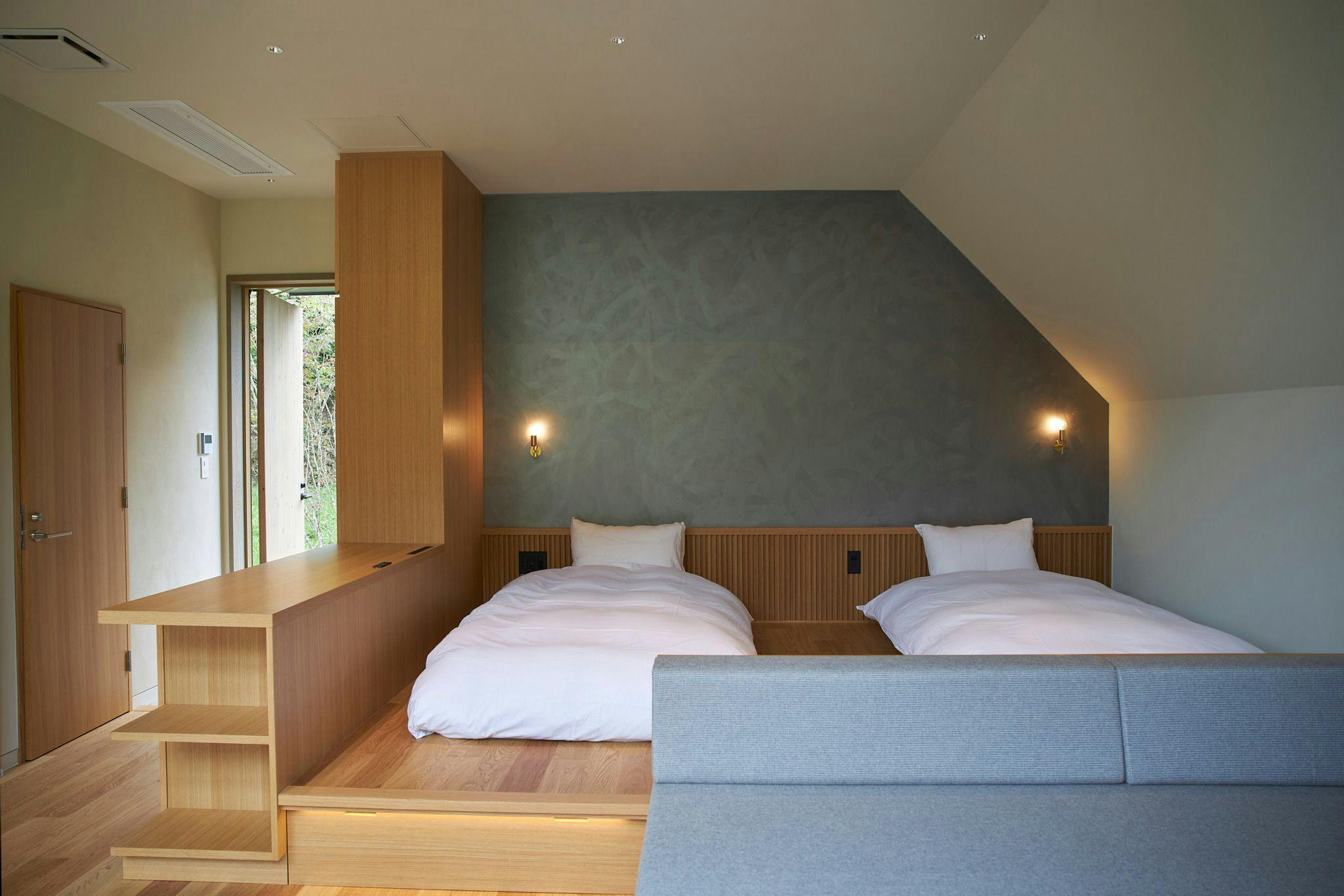Lazy Inn.
