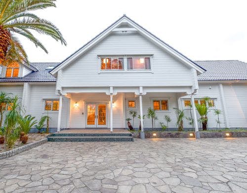 ＶＡＣＡＴＩＯＮ　ＶＩＬＬＡ＆ＧＬＡＭＰＩＮＧ　ＢＬＵＥ　ＥＤＥＮ　