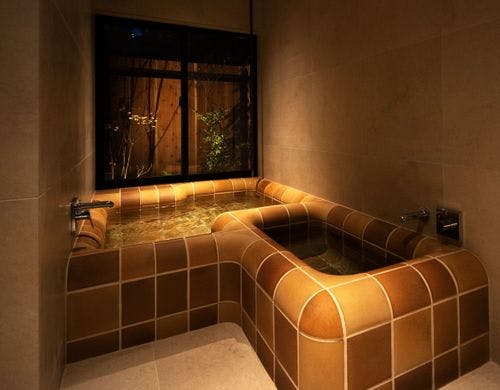 SHIRO SUITE浴室（源泉かけ流し）と水風呂
