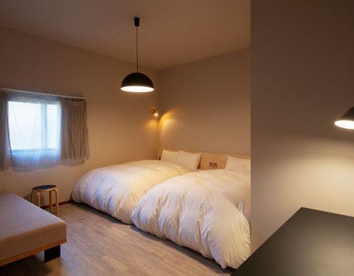 OKU SUITE メインベッドルーム