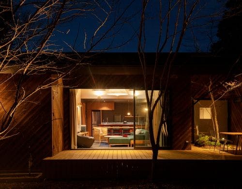 OKU SUITE ウッドデッキ