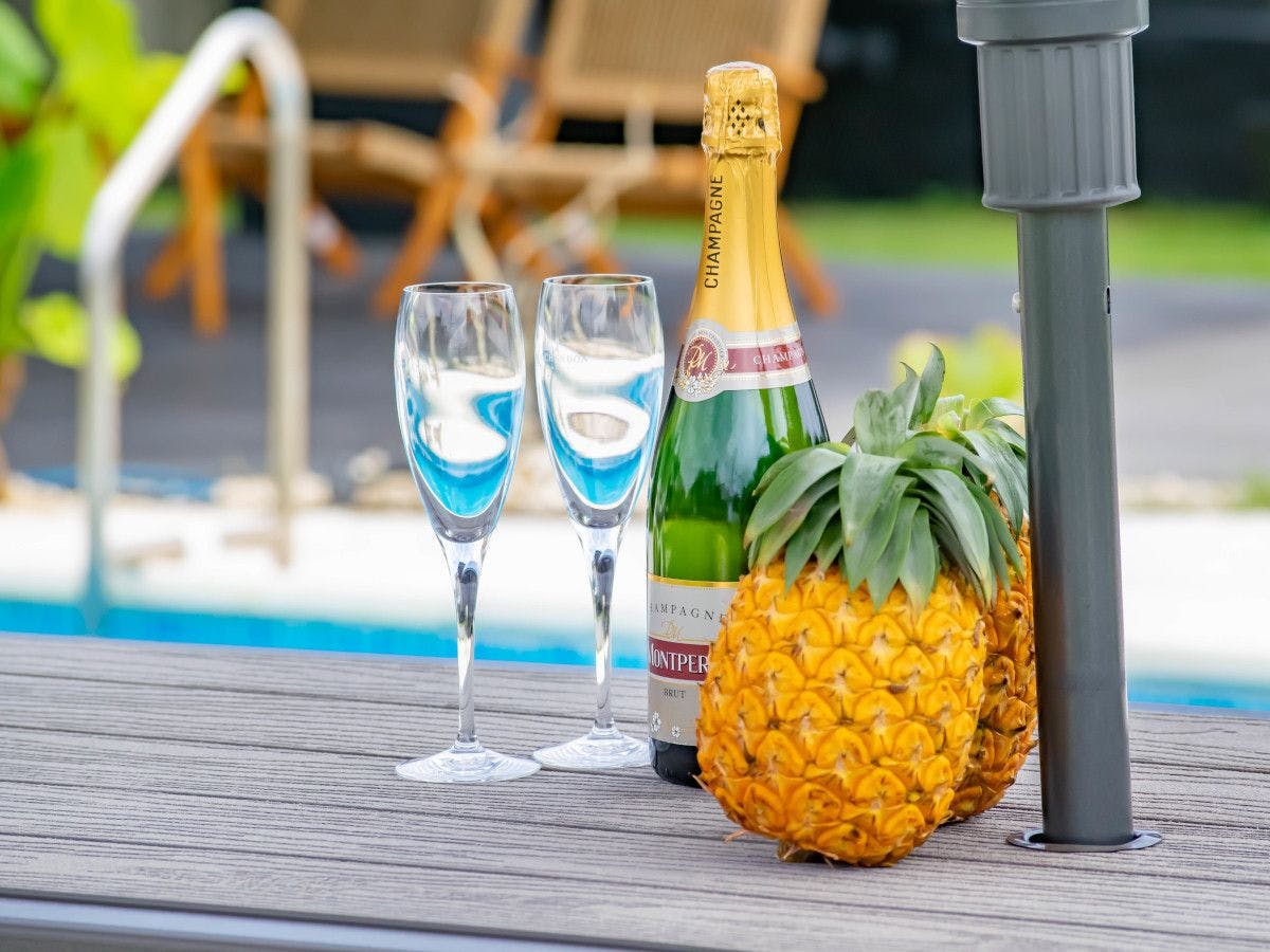 ・プールサイド