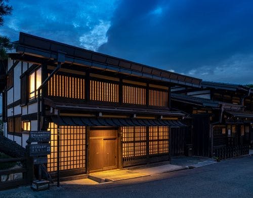 日下部民芸館内 豪快に張り巡らされた梁