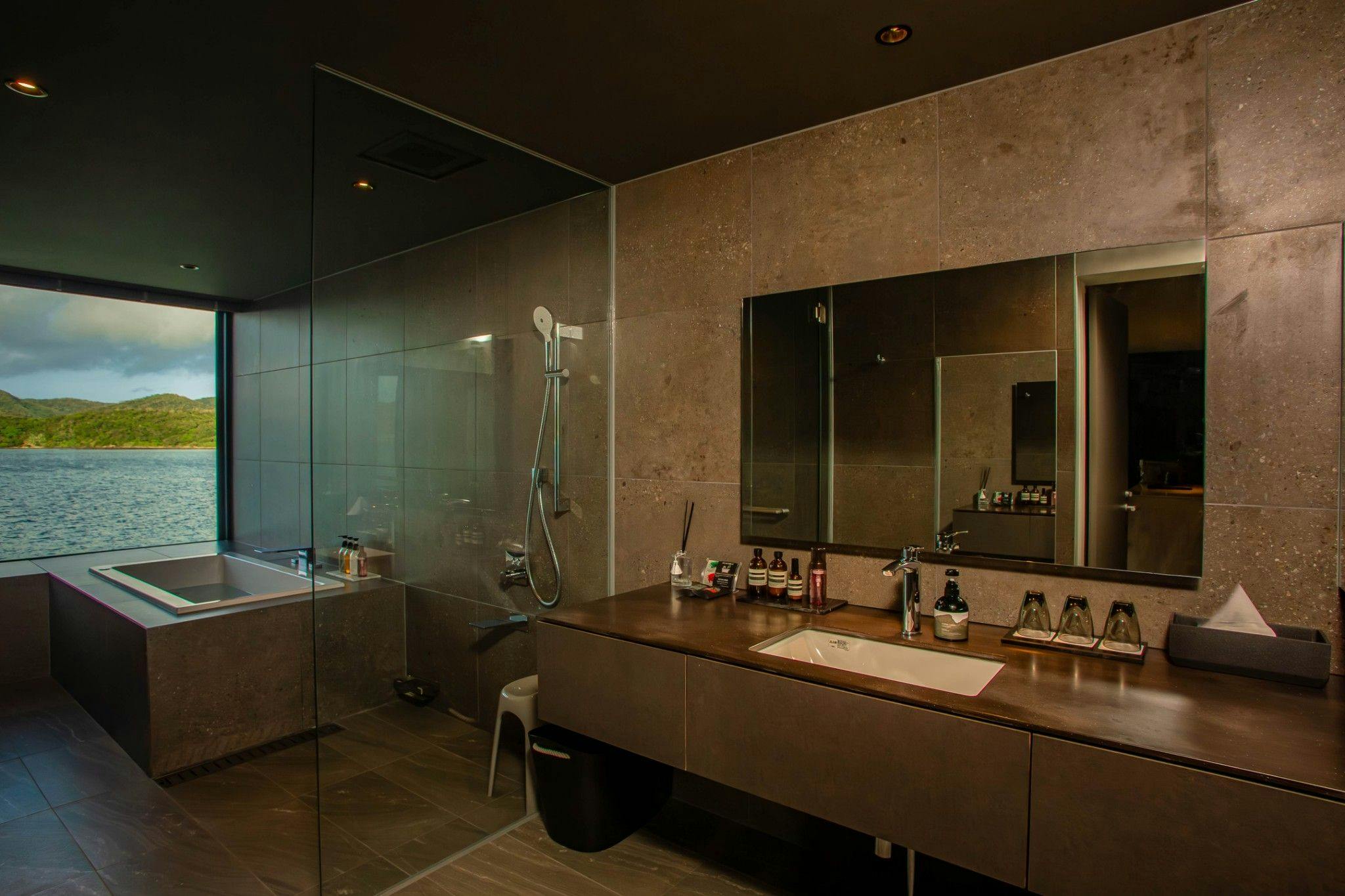 Kamar mandi lantai dua