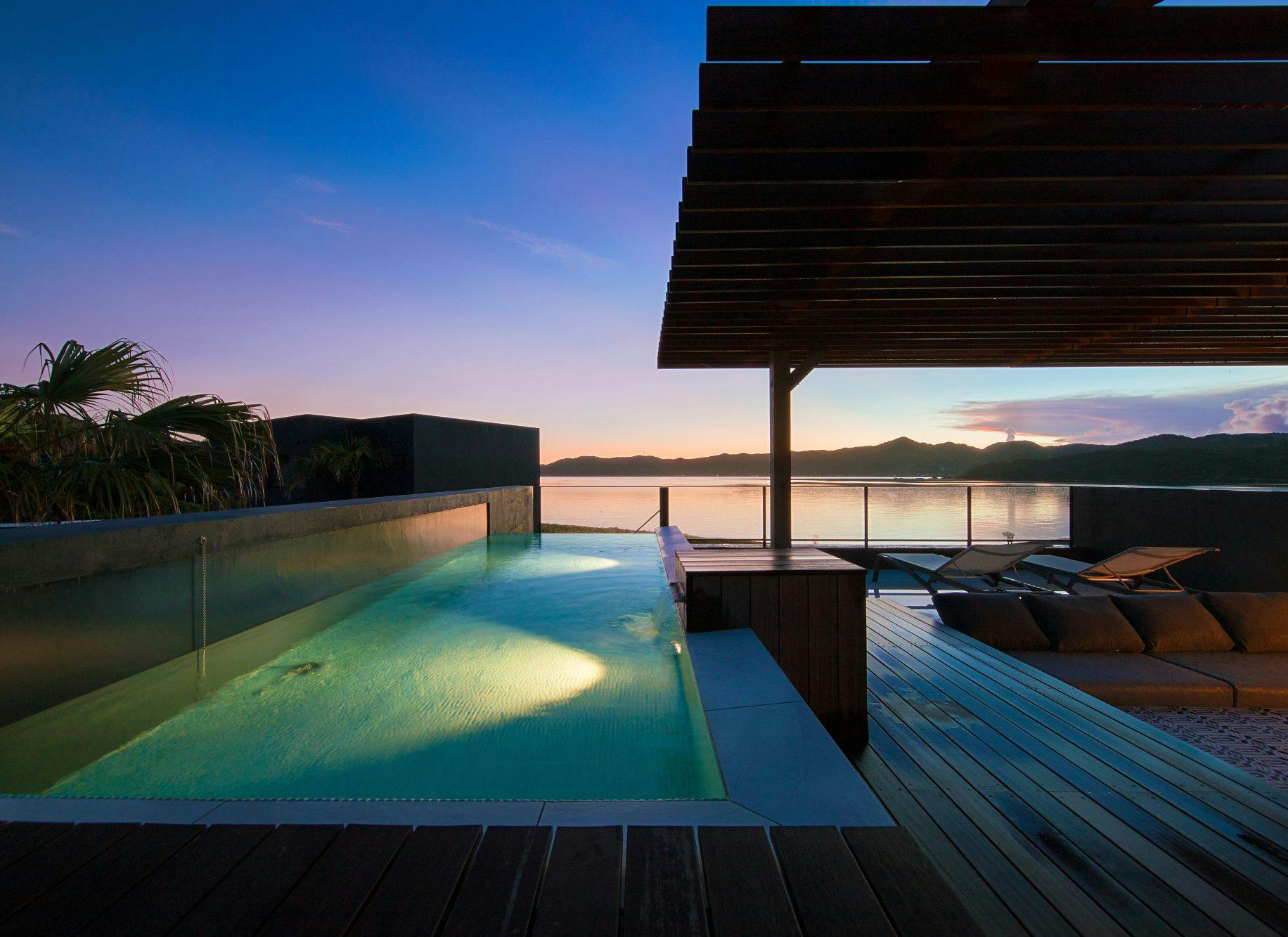 Kolam Renang Terpisah