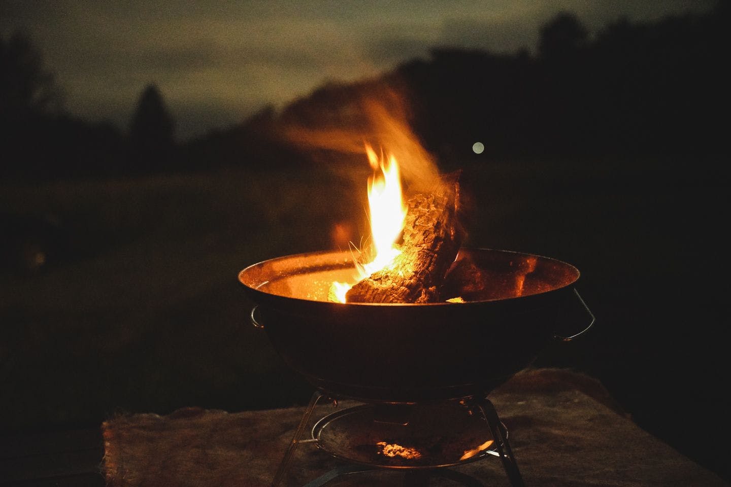 山の夜はやっぱり焚き火