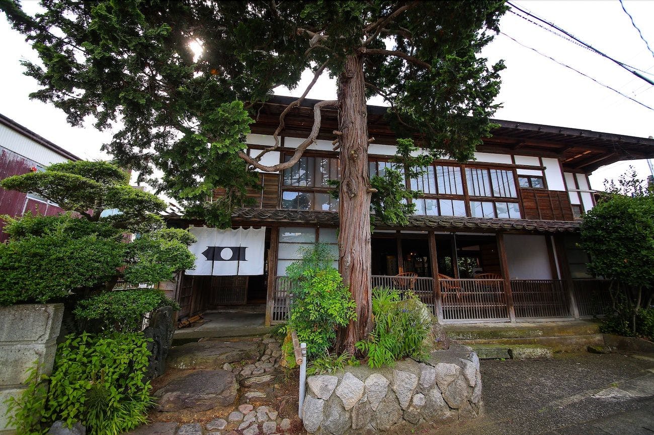 一棟貸切りの宿　岩室久元