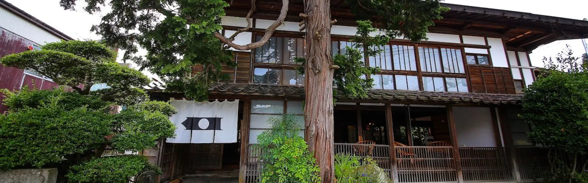 一棟貸切りの宿 岩室久元