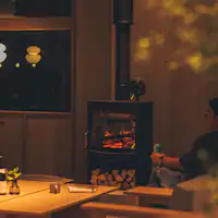 薪ストーブ(宿泊者専用ラウンジ)