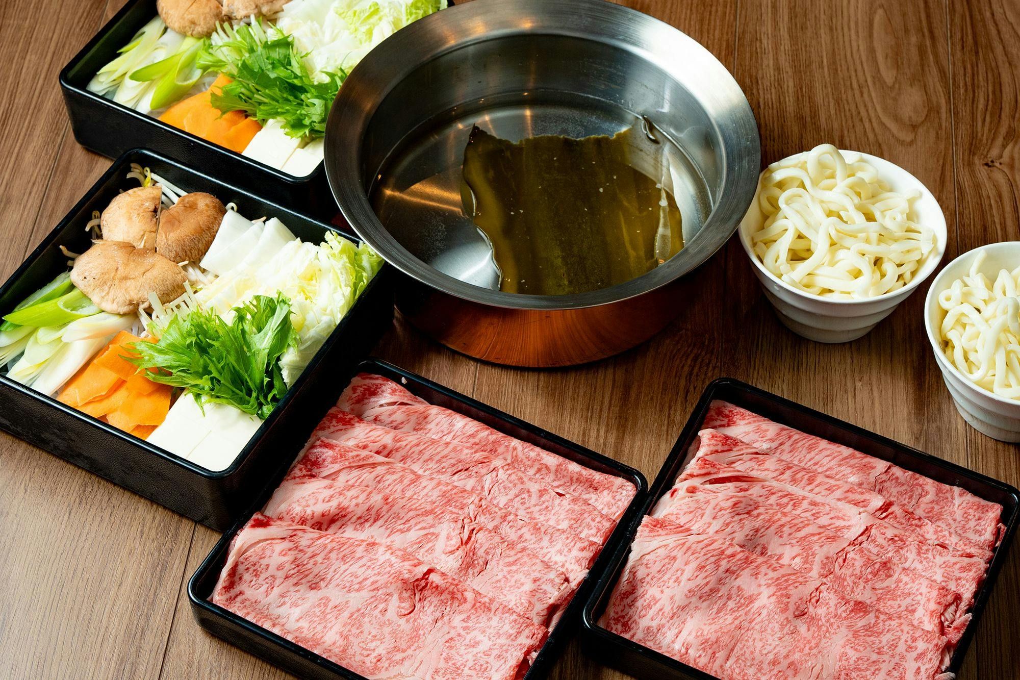 ชาบูชาบูเนื้อโกชู (สำหรับ 2 ท่าน)