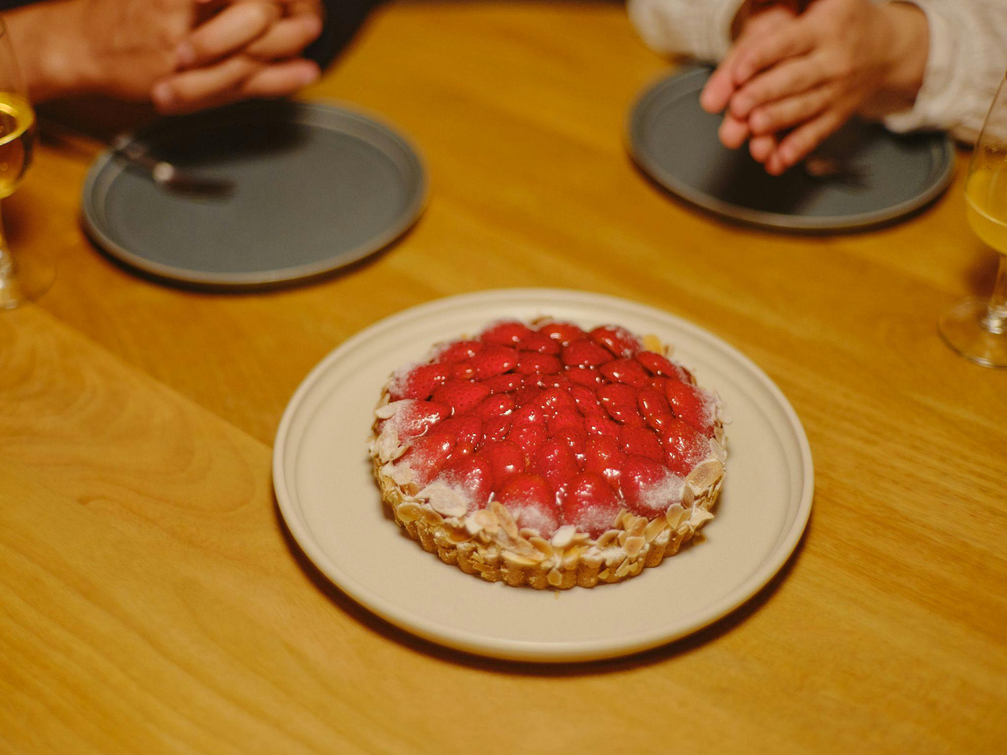 【記念日ケーキ付】軽井沢の「絶品いちごタルト」をお部屋までお届け（時間指定）