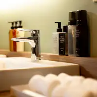 浴室前にアメニティをご用意