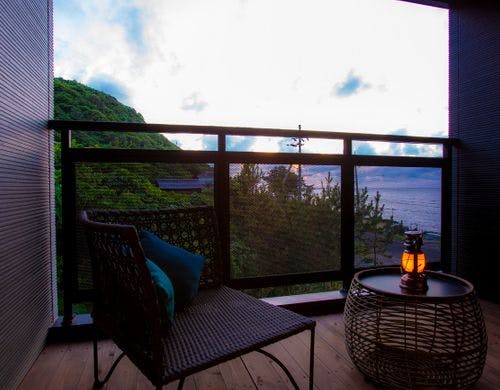 ２Fテラス(電子タバコのみ可）