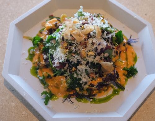 【お料理】サラダは自ら収穫した地元野菜。