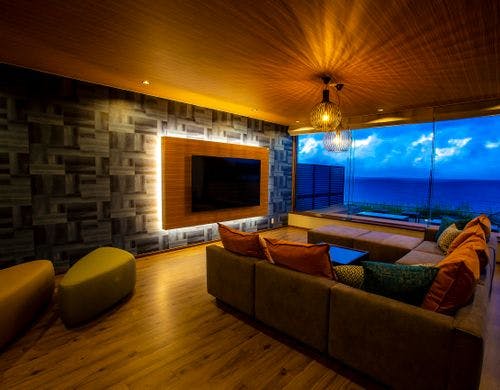 【リビング】雄大な日本海の絶景を一望