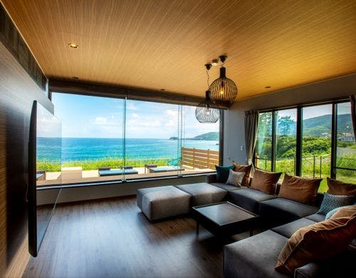 【リビング】雄大な日本海の絶景を一望