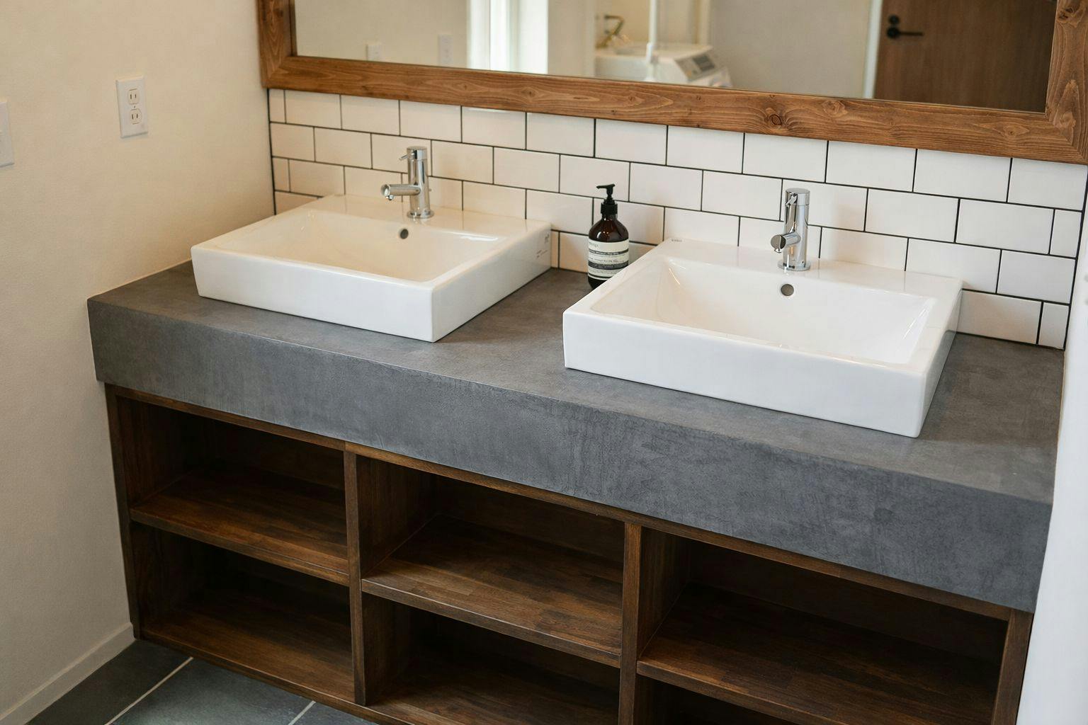 The Lake House Nojiri Lake