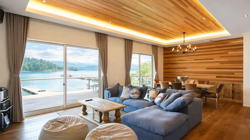 The Lake House Nojiri Lake