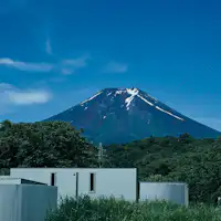 ห่างจากจุดชมวิวชั้นที่ 5 ของภูเขาไฟฟูจิประมาณ 30 กิโลเมตร