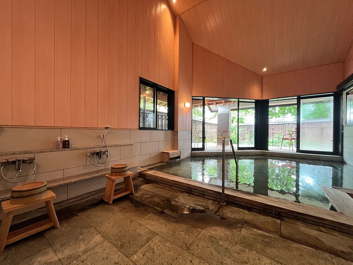 半露天風呂