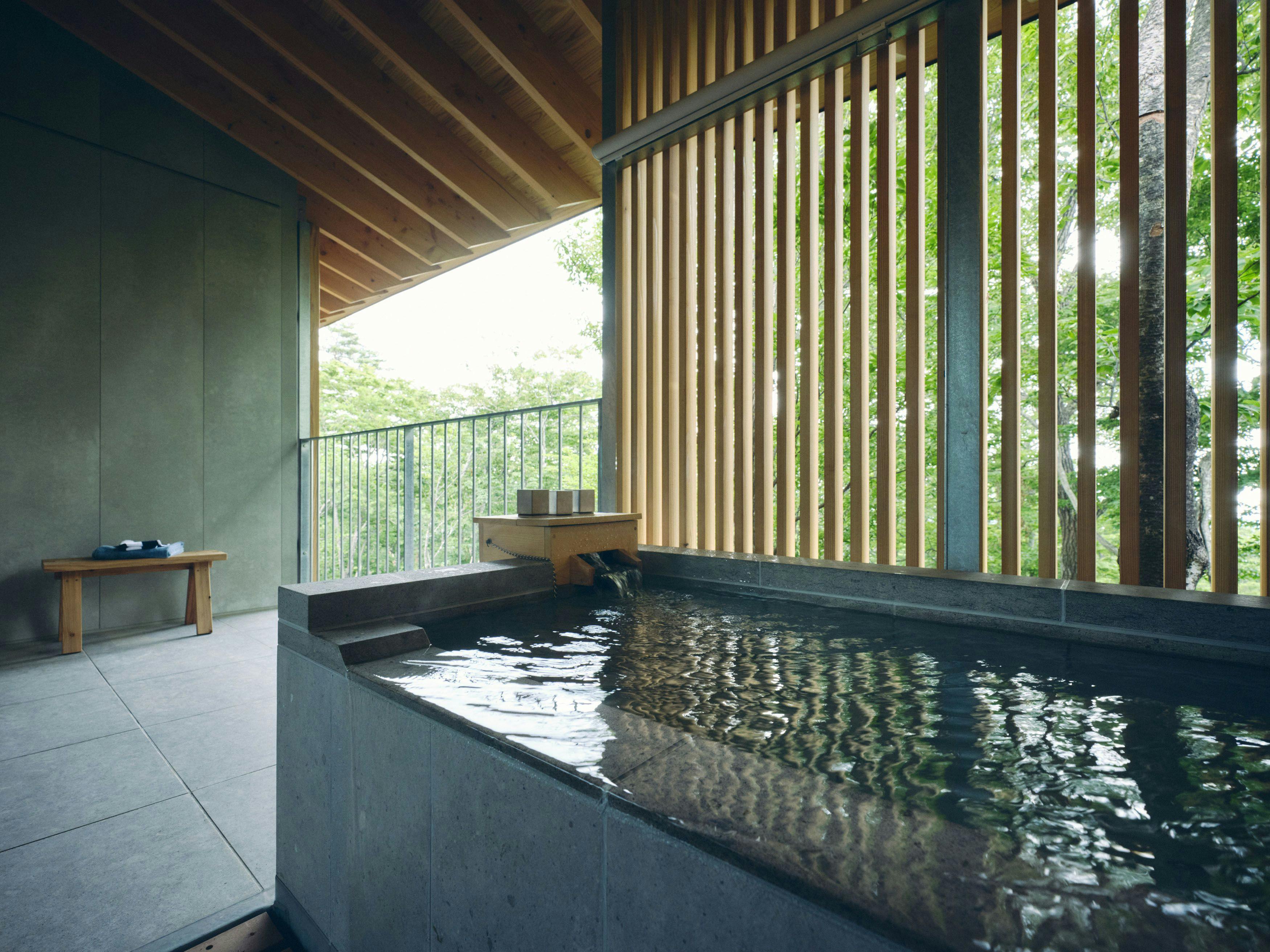 น้ำพุร้อนกลางแจ้ง