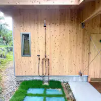 玄関横のシャワー