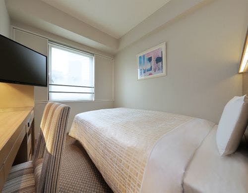 シングルルーム(デスク周辺)