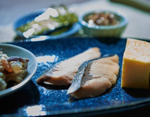 朝食メニュー(魚料理盛り付け例)