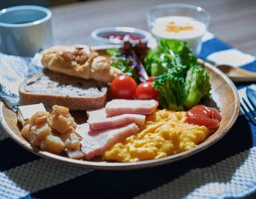 朝食メニュー(盛り付け一例)