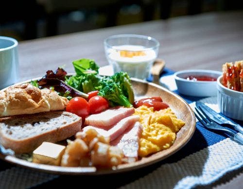 朝食メニュー(洋食盛り付け例)