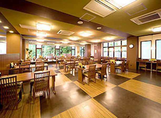 ร้านอาหาร "วาเซ็น นาโกมิ" ชั้น 1 อาคารหลัก