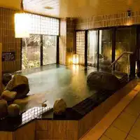 อ่างอาบน้ำในร่มสำหรับผู้ชาย