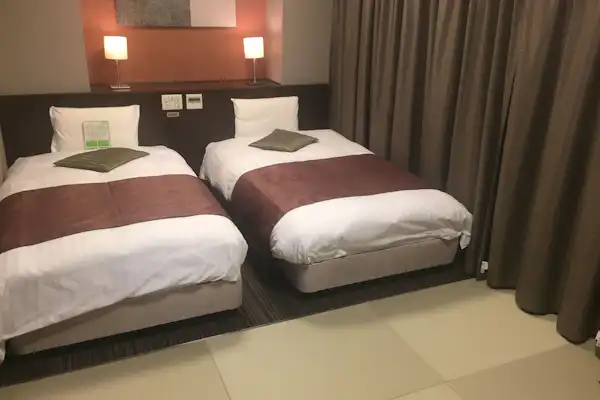 ห้องพักสไตล์ญี่ปุ่นและตะวันตกที่ชั้นคลับ