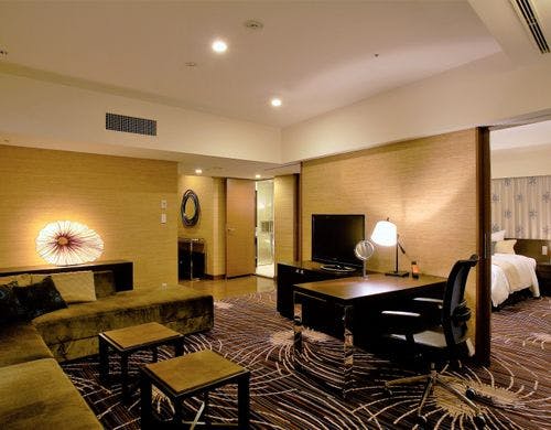 【客室】スイート｜70.3平米