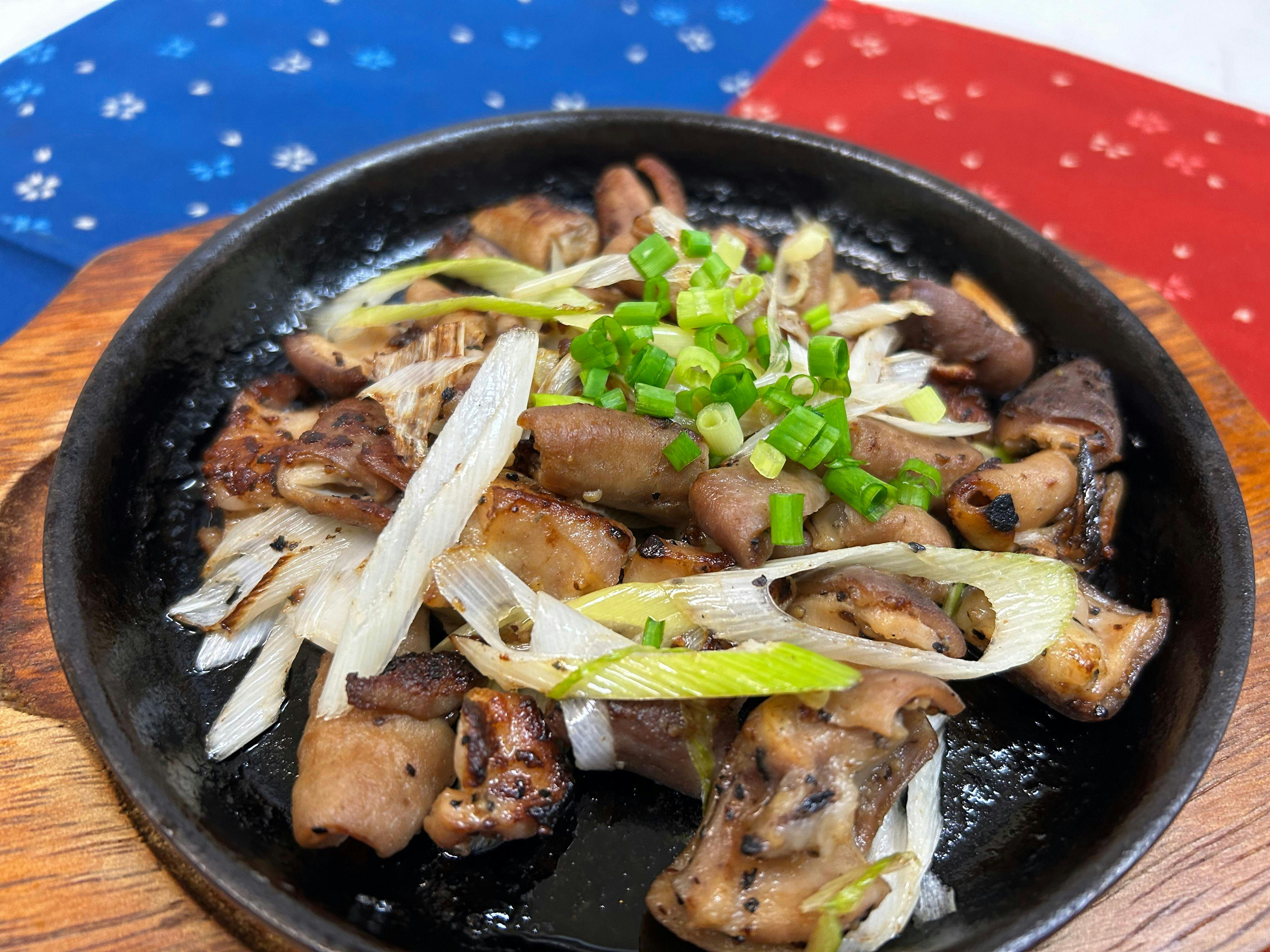 모두가 좋아하는 인기 메뉴 ★ 소금 돼지 곱창.