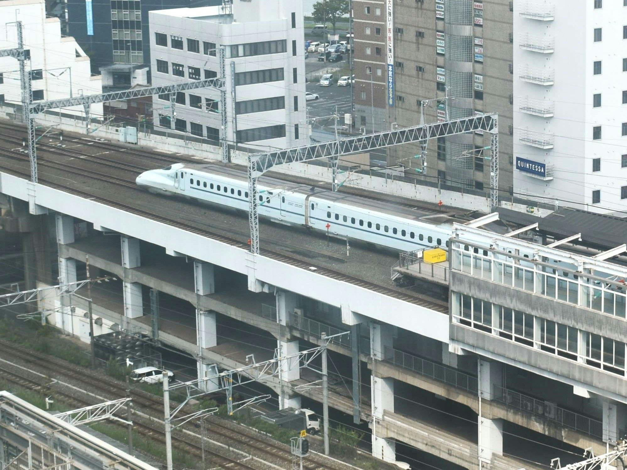 【小倉駅上からの極上のトレインビュー】新幹線＆在来線が一望できるお部屋！朝食付