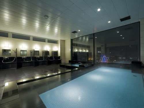 ห้องอาบน้ำขนาดใหญ่ในร่ม