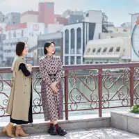 請在相遇橋上度過時光。