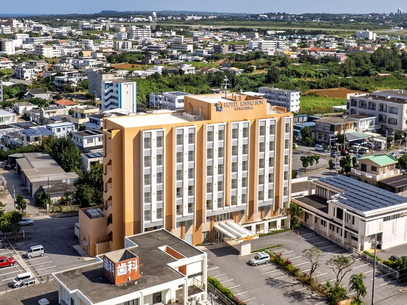 สนามบินมิยาโกะจิมะ ขับรถประมาณ 10 นาที