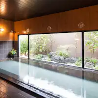 น้ำพุร้อนขนาดใหญ่ที่สร้างขึ้น