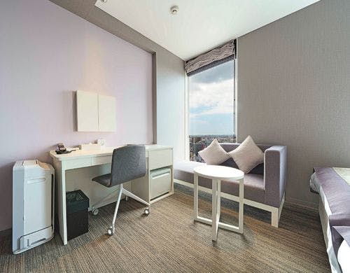 スーペリアツイン昼(デスク)