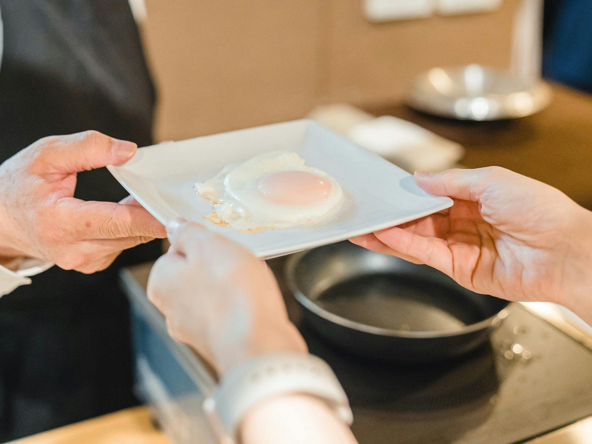 ไข่ดาวที่เพิ่งทำเสร็จใหม่