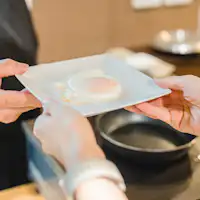 ไข่ดาวที่เพิ่งทำเสร็จใหม่