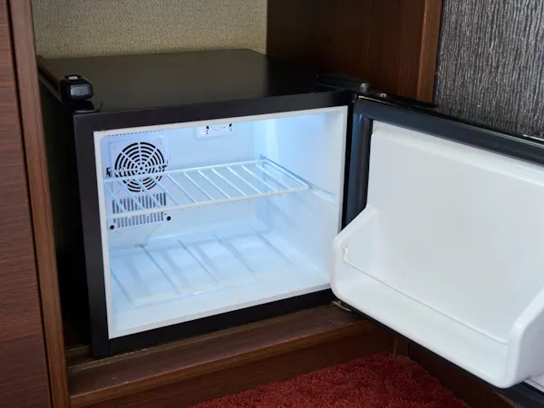 客室備品:冷蔵庫