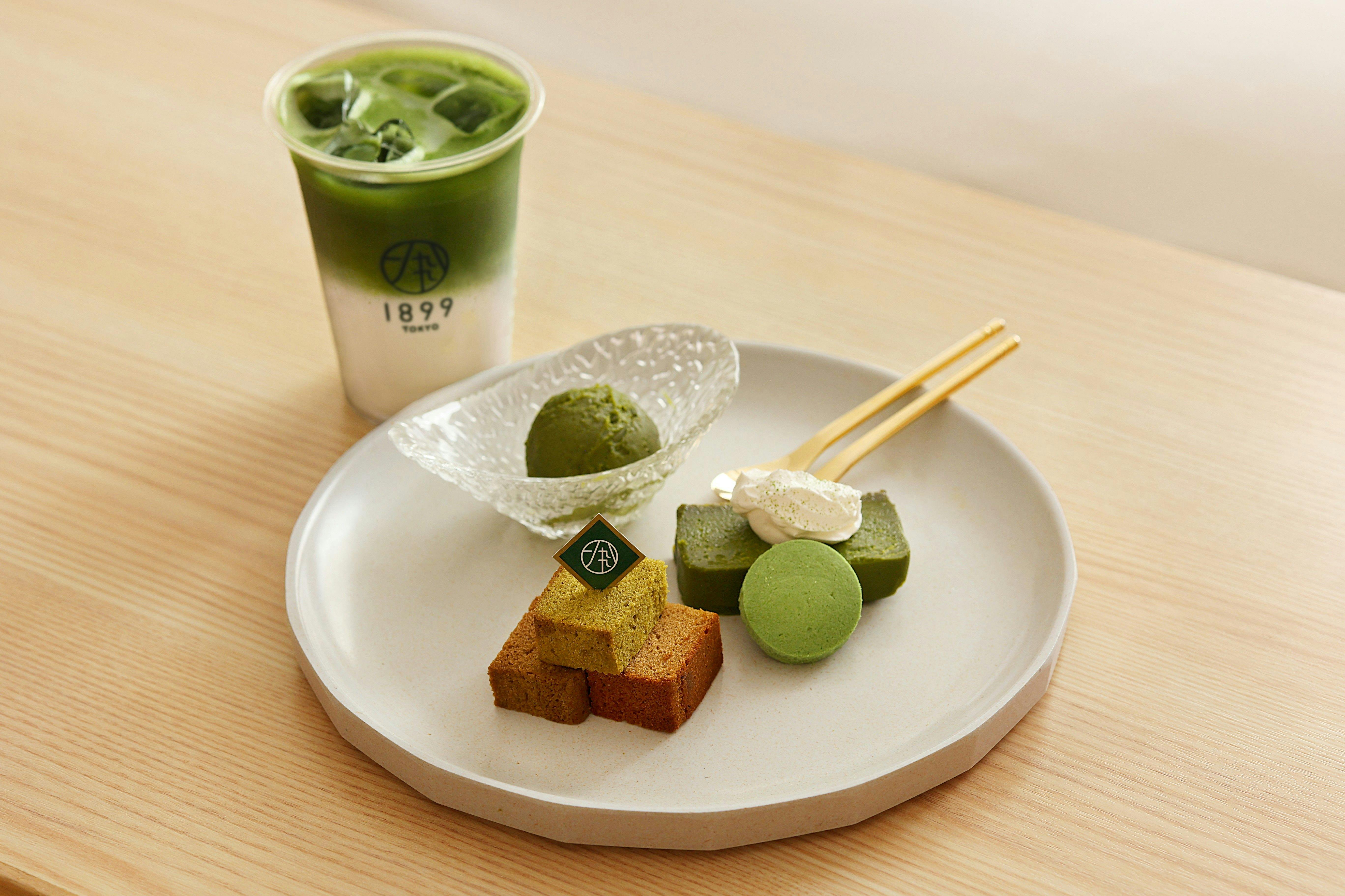 【年末年始　室数限定】抹茶テリーヌと酒茶ケーキ3種のプレート付きプラン（素泊まり）