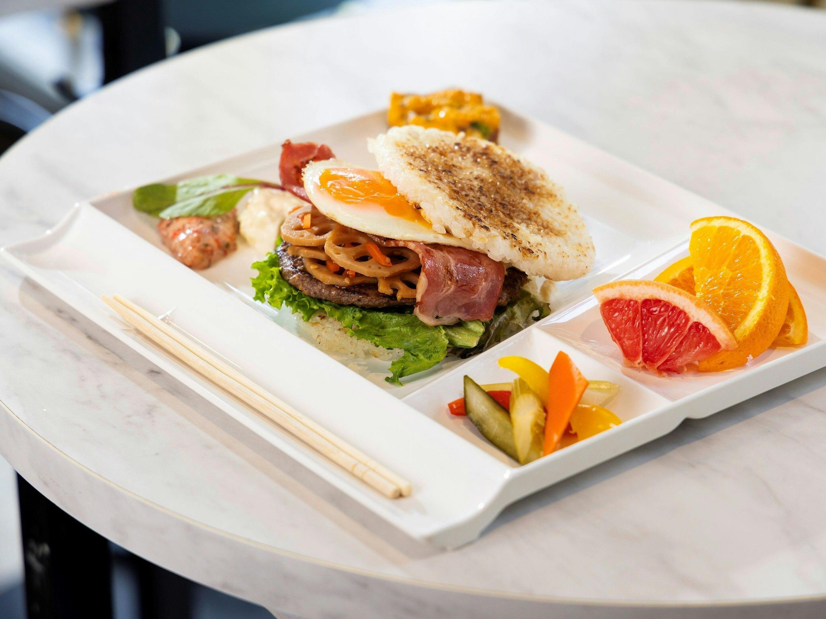 選べるハンバーガー付きハーフビュッフェ