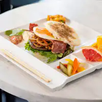 選べるハンバーガー付きハーフビュッフェ