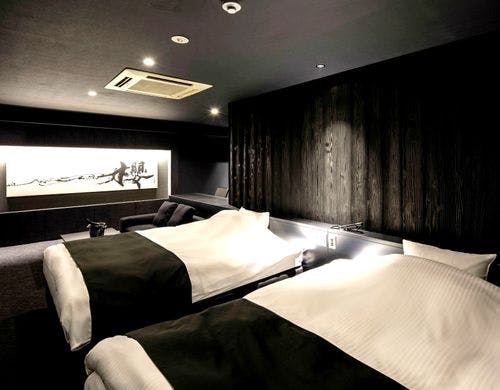 アーティストルーム614号室『漆黒』