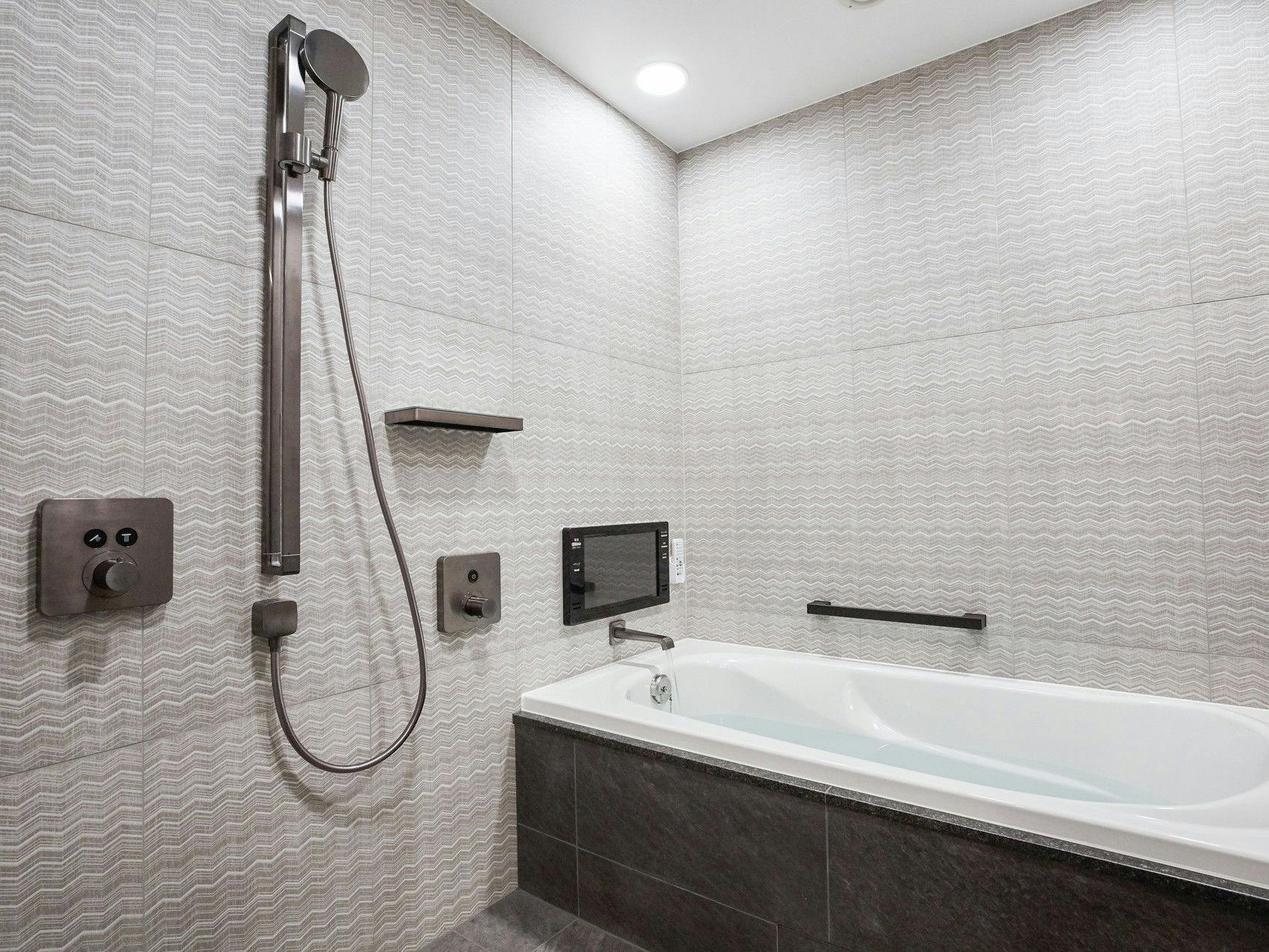 スイートのバスルーム